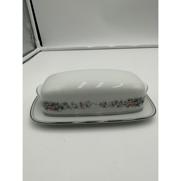 Noritake Cynthia 1/4 lb Covered Buttered Dish